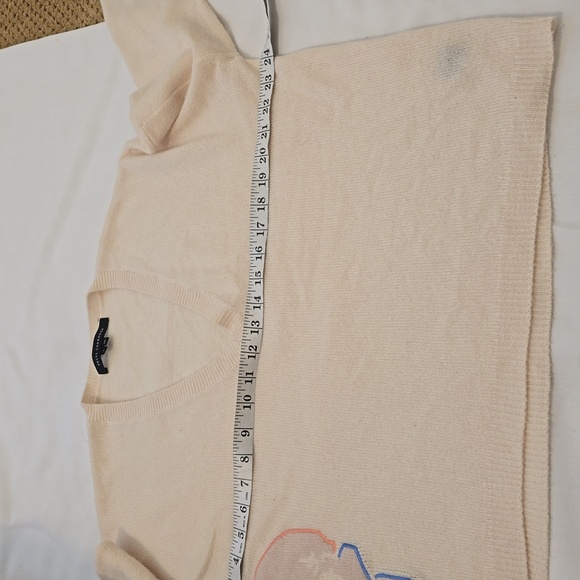 SKULL CREAM/IVORY  CASHMERE VNECK SWEATER SIZE SMALL - Picture 6 of 11